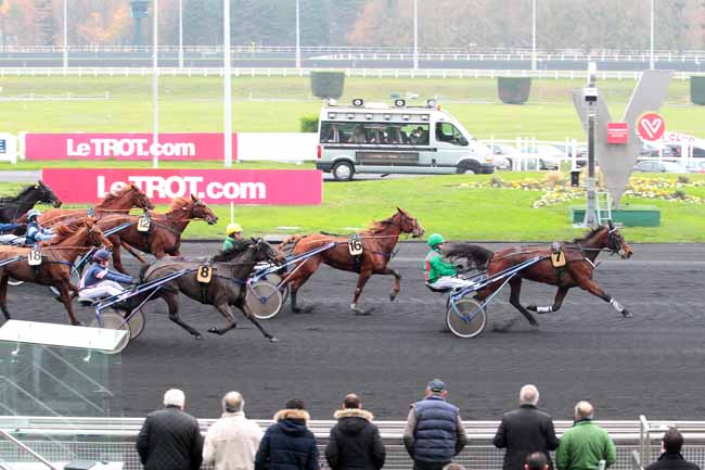 Photo d'arrivée de la course pmu PRIX DE BRESSUIRE à PARIS-VINCENNES le Samedi 26 novembre 2016