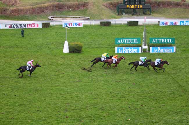 Photo d'arrivée de la course pmu PRIX LE PARISIEN - PRIX JEAN LAUMAIN à AUTEUIL le Dimanche 27 novembre 2016