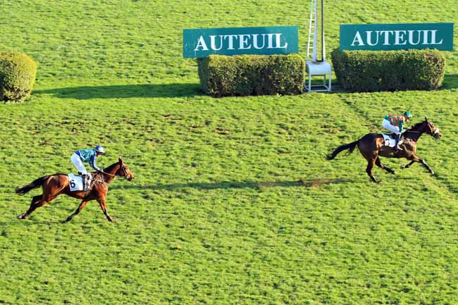 Photo d'arrivée de la course pmu PRIX PETIT FONTAINE à AUTEUIL le Jeudi 1 décembre 2016