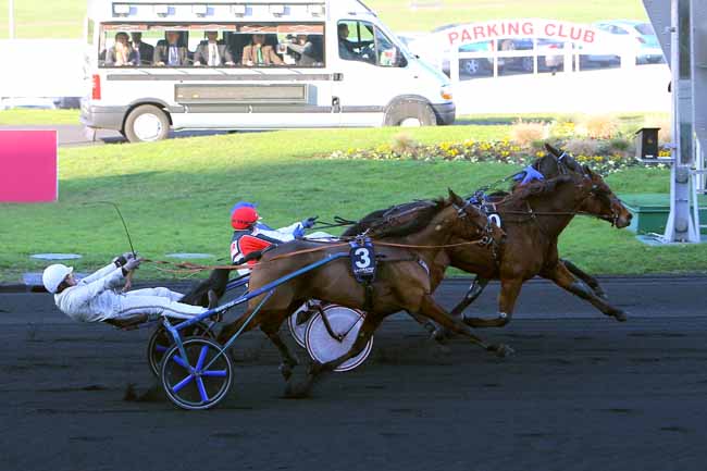 Photo d'arrivée de la course pmu PRIX DES PYRENEES à PARIS-VINCENNES le Mardi 6 décembre 2016