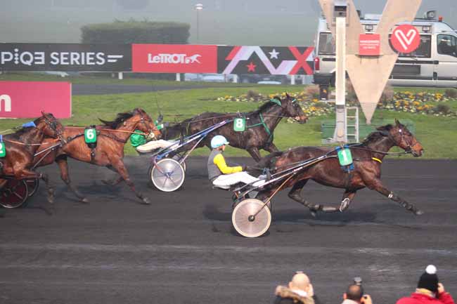 Photo d'arrivée de la course pmu PRIX NARQUOIS à PARIS-VINCENNES le Samedi 10 décembre 2016