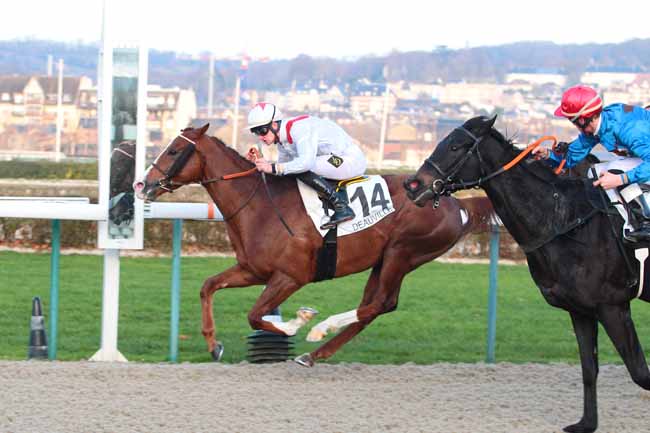 Photo d'arrivée de la course pmu PRIX DE L'AIGLE à DEAUVILLE le Mercredi 14 décembre 2016