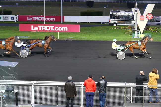 Photo d'arrivée de la course pmu PRIX DE DORDIVES à PARIS-VINCENNES le Vendredi 16 décembre 2016