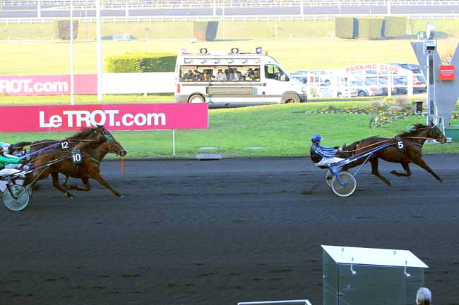 Photo d'arrivée de la course pmu PRIX DE MANSLE à PARIS-VINCENNES le Samedi 17 décembre 2016