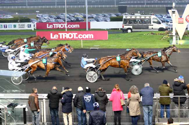 Photo d'arrivée de la course pmu PRIX DE BRIARE à PARIS-VINCENNES le Dimanche 18 décembre 2016