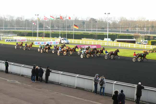 Photo d'arrivée de la course pmu PRIX DE COURSEULLES à PARIS-VINCENNES le Mardi 20 décembre 2016