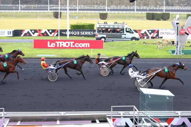 Photo d'arrivée de la course pmu PRIX DE STRASBOURG à PARIS-VINCENNES le Samedi 24 décembre 2016