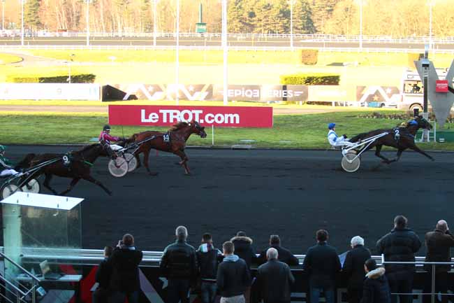 Photo d'arrivée de la course pmu PRIX DE CRAON à PARIS-VINCENNES le Mardi 27 décembre 2016