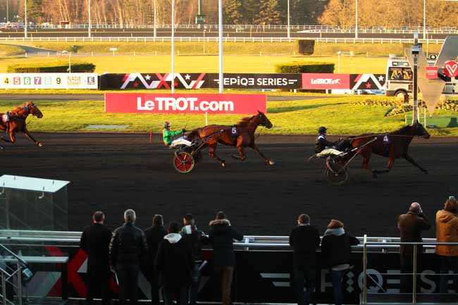Photo d'arrivée de la course pmu PRIX DU MERLERAULT à PARIS-VINCENNES le Mardi 27 décembre 2016