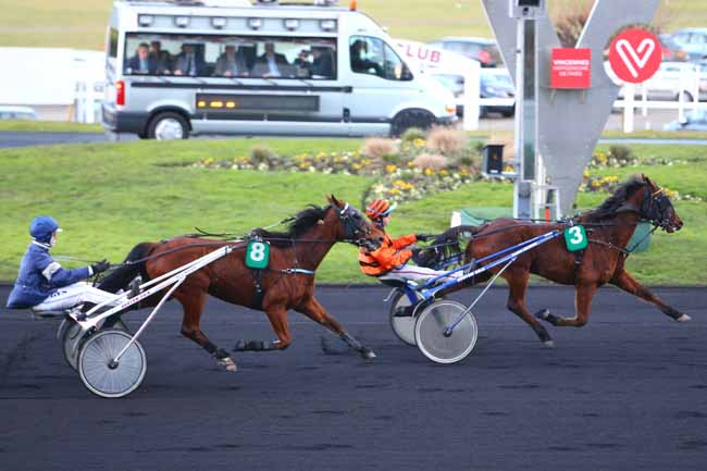 Photo d'arrivée de la course pmu PRIX DE JUSSAC à PARIS-VINCENNES le Jeudi 5 janvier 2017