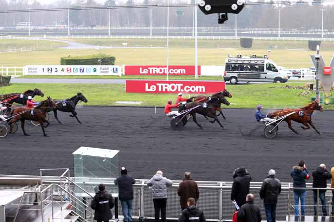 Photo d'arrivée de la course pmu PRIX DE BRETEUIL à PARIS-VINCENNES le Samedi 7 janvier 2017