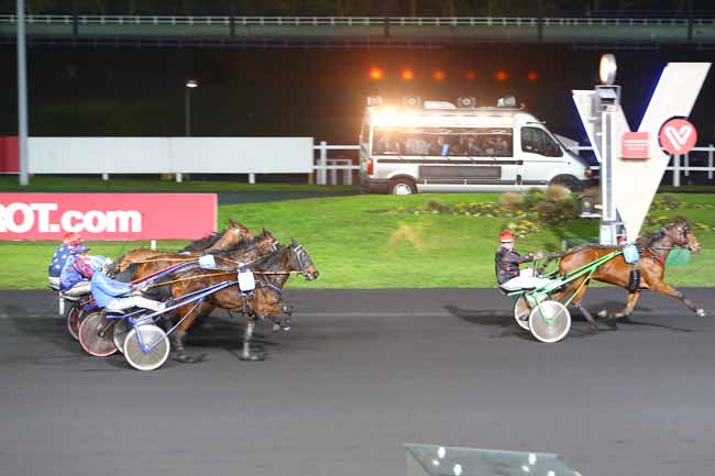 Photo d'arrivée de la course pmu PRIX D'AUBERVILLIERS à PARIS-VINCENNES le Lundi 9 janvier 2017