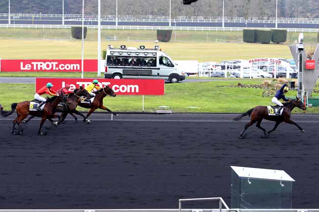 Photo d'arrivée de la course pmu PRIX DE ROUBAIX à PARIS-VINCENNES le Lundi 16 janvier 2017