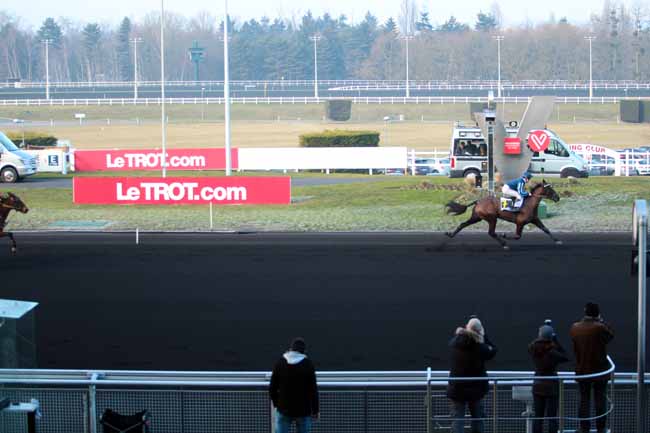 Photo d'arrivée de la course pmu PRIX DE COURTOMER à PARIS-VINCENNES le Samedi 21 janvier 2017