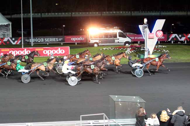 Photo d'arrivée de la course pmu PRIX DE MEADOWLANDS à PARIS-VINCENNES le Dimanche 29 janvier 2017