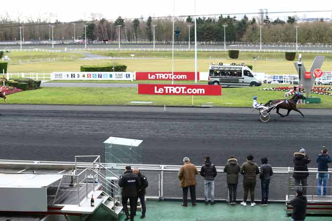 Photo d'arrivée de la course pmu PRIX DE LA GIRONDE à PARIS-VINCENNES le Samedi 4 février 2017