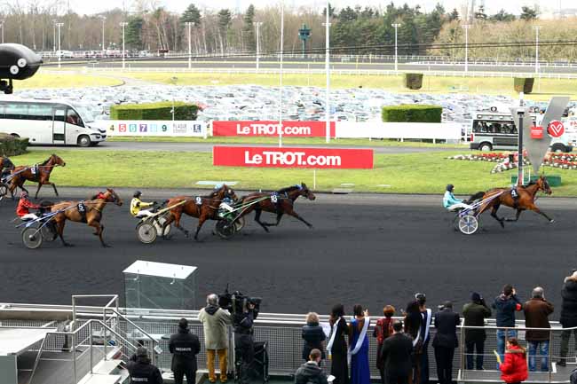 Photo d'arrivée de la course pmu GRAND PRIX D'AFRIQUE à PARIS-VINCENNES le Dimanche 5 février 2017