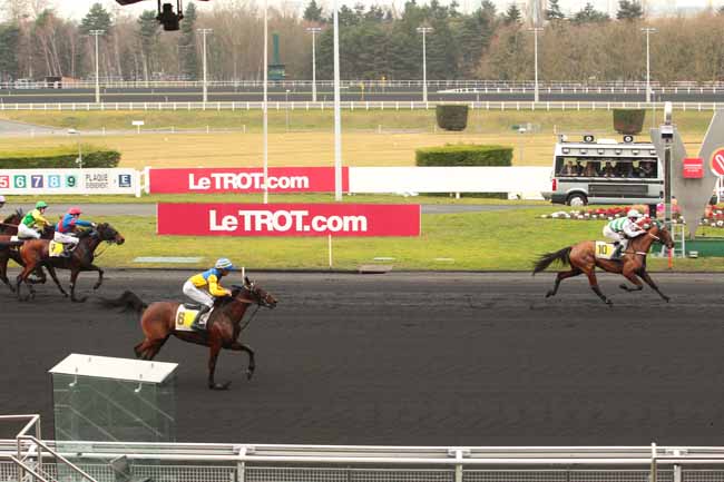 Photo d'arrivée de la course pmu PRIX DE VITRE à PARIS-VINCENNES le Lundi 6 février 2017