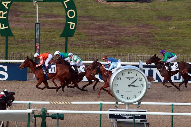 Photo d'arrivée de la course pmu PRIX DE LA BUTTE SAINT-CHRISTOPHE à CHANTILLY le Jeudi 9 février 2017