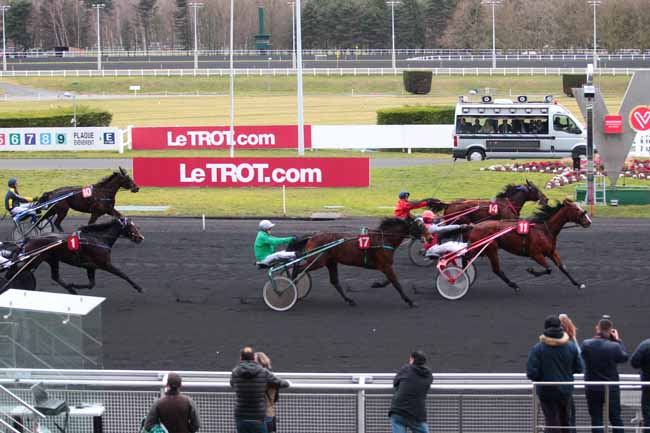 Photo d'arrivée de la course pmu PRIX DE CAHORS à PARIS-VINCENNES le Mardi 21 février 2017