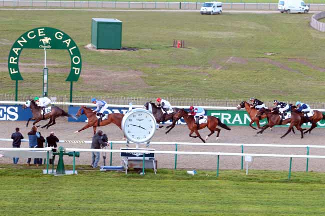 Photo d'arrivée de la course pmu PRIX DE LA ROUTE TOMBRAY à CHANTILLY le Vendredi 24 février 2017