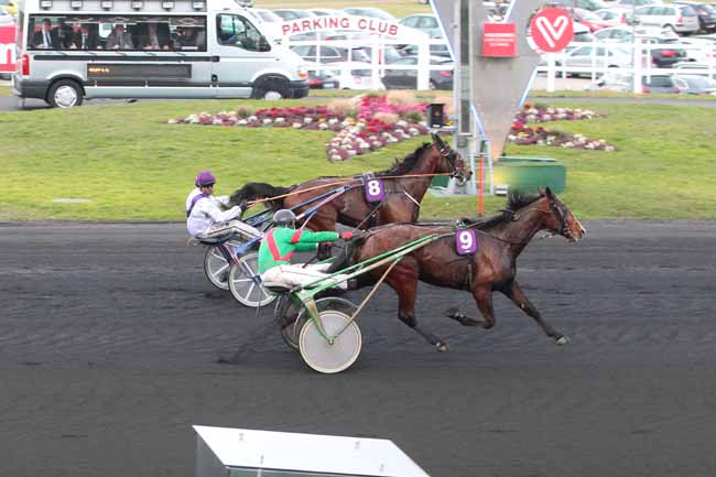 Photo d'arrivée de la course pmu PRIX DE MENDE à PARIS-VINCENNES le Dimanche 26 février 2017