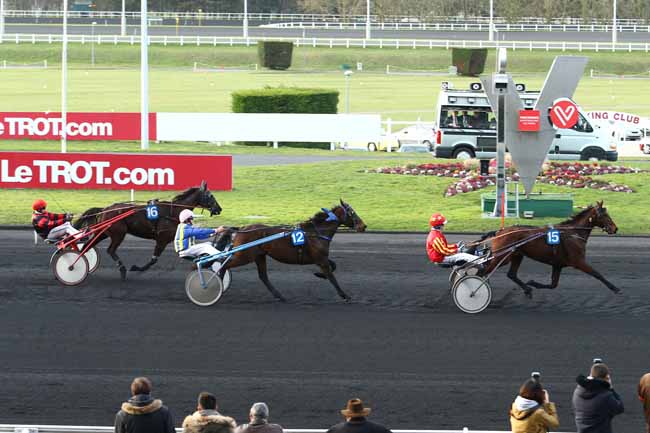 Photo d'arrivée de la course pmu PRIX DE SAINT-LO à PARIS-VINCENNES le Jeudi 2 mars 2017