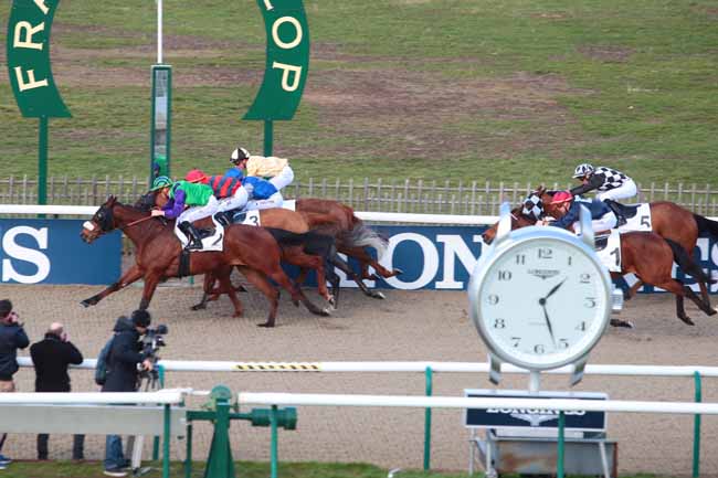 Photo d'arrivée de la course pmu PRIX ANABAA à CHANTILLY le Jeudi 2 mars 2017