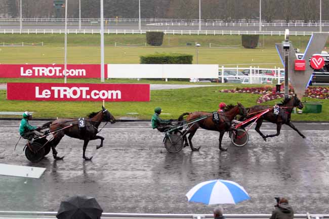Photo d'arrivée de la course pmu PRIX DE MAUREPAS à PARIS-VINCENNES le Samedi 4 mars 2017