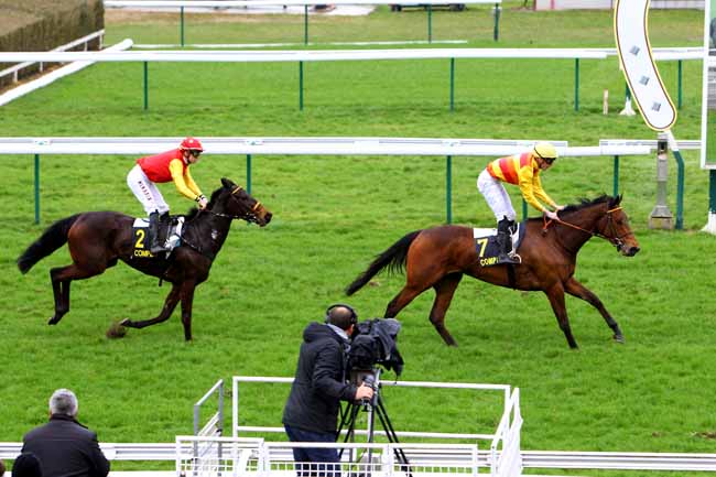 Photo d'arrivée de la course pmu PRIX D'ACTEON à COMPIEGNE le Mercredi 8 mars 2017
