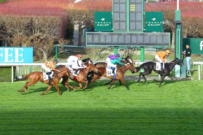 Photo d'arrivée de la course pmu PRIX DE CHAUMONT-EN-VEXIN à SAINT-CLOUD le Samedi 11 mars 2017