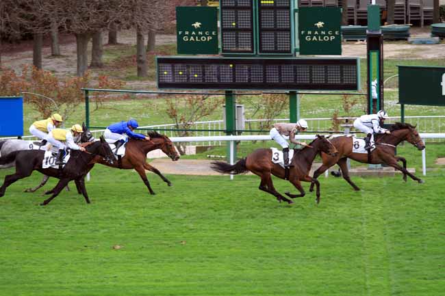 Photo d'arrivée de la course pmu PRIX LA CAMARGO à SAINT-CLOUD le Dimanche 19 mars 2017