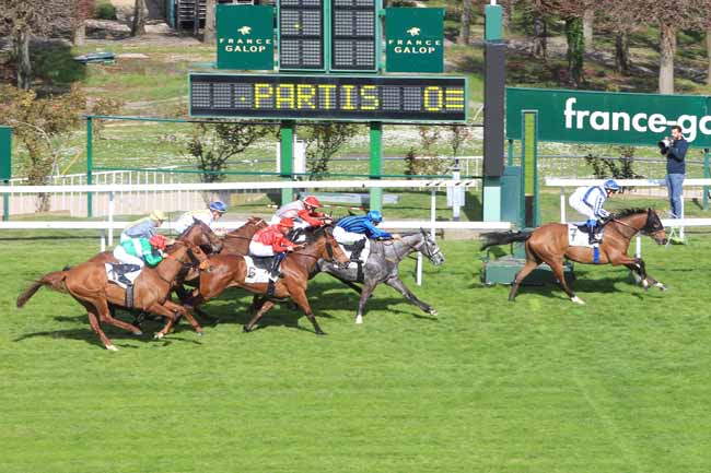Photo d'arrivée de la course pmu PRIX DU ROUSSILLON à SAINT-CLOUD le Mardi 28 mars 2017