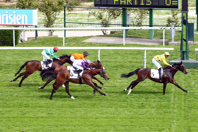 Photo d'arrivée de la course pmu PRIX DU JARDIN DES TOURNEROCHES à SAINT-CLOUD le Jeudi 6 avril 2017