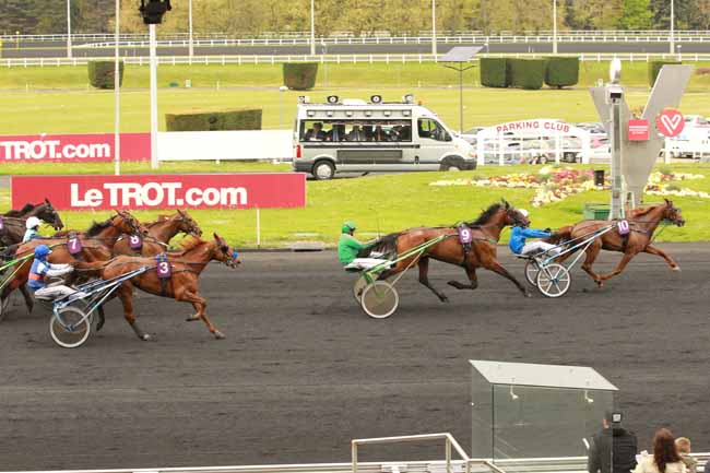 Photo d'arrivée de la course pmu PRIX HENRI LEVESQUE à PARIS-VINCENNES le Samedi 15 avril 2017