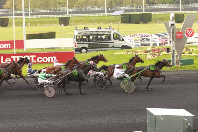 Photo d'arrivée de la course pmu PRIX DE CHELLES à PARIS-VINCENNES le Samedi 15 avril 2017