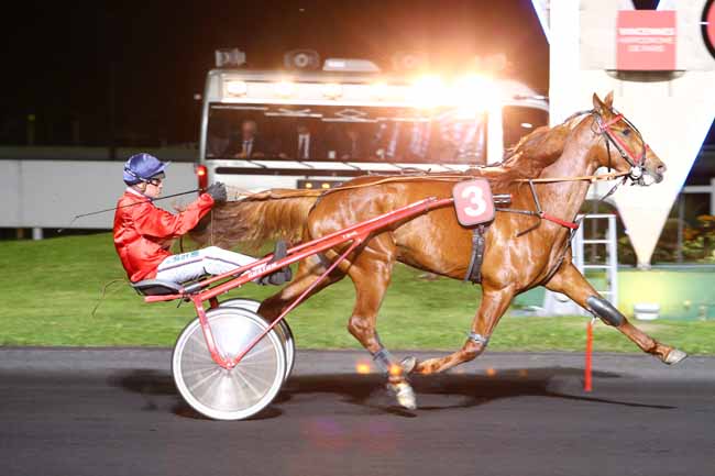 Photo d'arrivée de la course pmu PRIX PAUL KARLE à PARIS-VINCENNES le Mardi 25 avril 2017