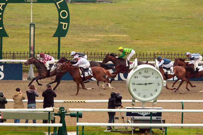 Photo d'arrivée de la course pmu PRIX DE LA ROUTE DE COMMELLES à CHANTILLY le Mercredi 3 mai 2017