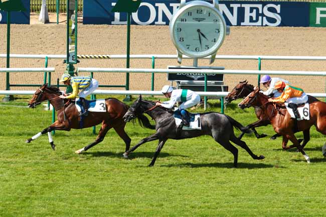 Photo d'arrivée de la course pmu PRIX DU TOMBRAY à CHANTILLY le Mercredi 10 mai 2017