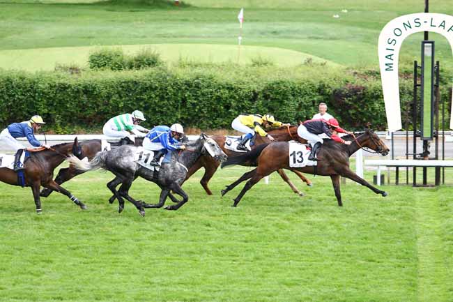 Photo d'arrivée de la course pmu PRIX DU LIEU MANCHON à MAISONS-LAFFITTE le Mercredi 17 mai 2017