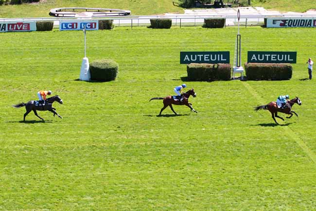 Photo d'arrivée de la course pmu PRIX CALDARIUM à AUTEUIL le Vendredi 26 mai 2017