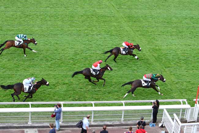 Photo d'arrivée de la course pmu PRIX DU DEFILE à AUTEUIL le Mardi 27 juin 2017