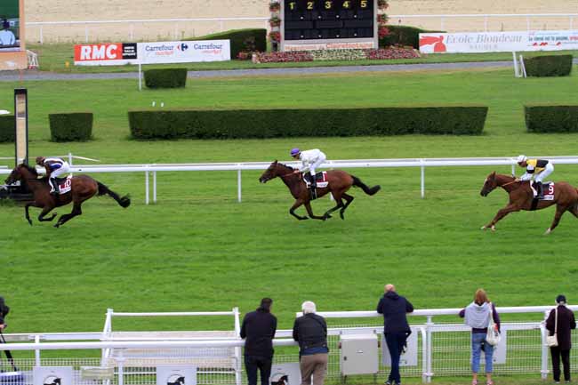 Photo d'arrivée de la course pmu PRIX VITIGES à CLAIREFONTAINE le Vendredi 30 juin 2017