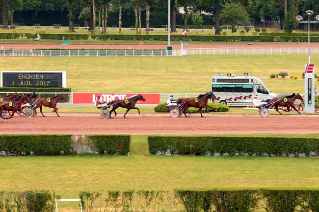Photo d'arrivée de la course pmu PRIX DU ROUSSILLON à ENGHIEN le Samedi 1 juillet 2017