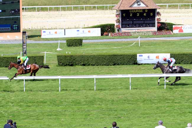 Photo d'arrivée de la course pmu PRIX DE PENNEDEPIE à CLAIREFONTAINE le Mardi 4 juillet 2017