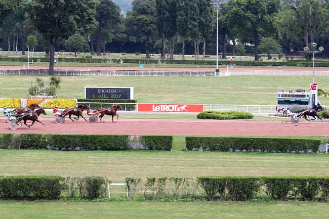 Photo d'arrivée de la course pmu PRIX DE LA PORTE DE CHARENTON à ENGHIEN le Jeudi 6 juillet 2017