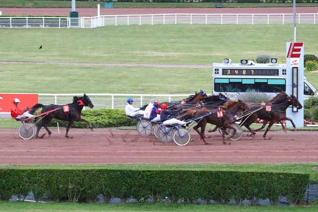 Photo d'arrivée de la course pmu PRIX DE LA TOUR EIFFEL à ENGHIEN le Jeudi 6 juillet 2017