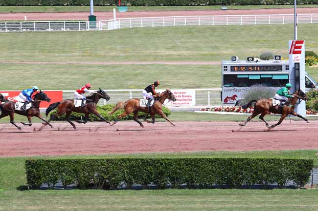 Photo d'arrivée de la course pmu PRIX D'ARMENTIERES à ENGHIEN le Samedi 8 juillet 2017