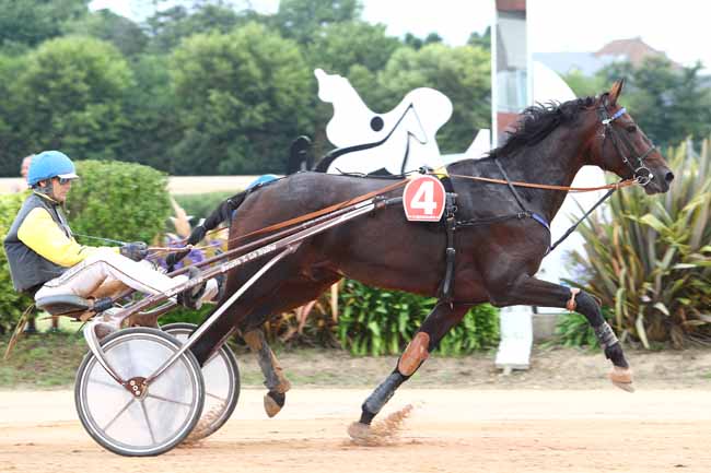 Photo d'arrivée de la course pmu GRAND PRIX AUCHAN à CHERBOURG le Mercredi 19 juillet 2017