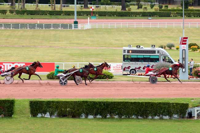 Photo d'arrivée de la course pmu PRIX DE ROME à ENGHIEN le Samedi 22 juillet 2017